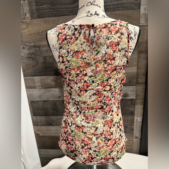 Express | Floral Ruffle Tank Top - Picture 3 of 5
